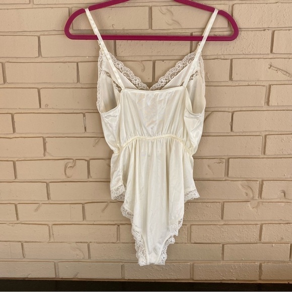 Vintage 80s Lingerie Teddy Bodysuit Ivory Bride Lace Pin Up Adjustable Medium M - Picture 4 of 8